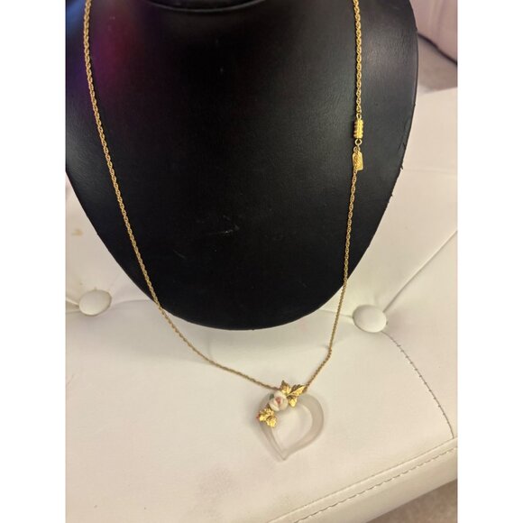 Vintage Frosted Lucite Heart Necklace With Porcelain Rose & Gold-Tone Leaves - Picture 3 of 15